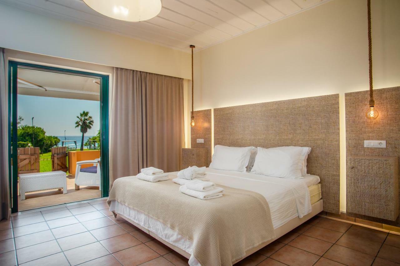 Pine Tree Sea Front Rooms - Adults Only Ανω Βασιλικος Εξωτερικό φωτογραφία